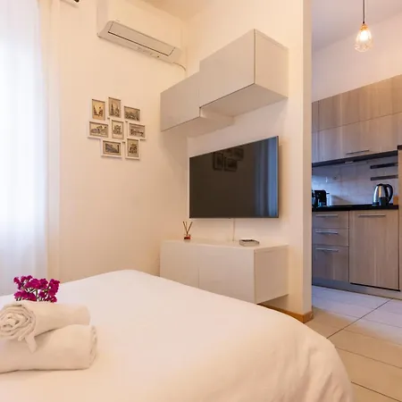 Navigli & Darsena Cozy Апартаменты Милан